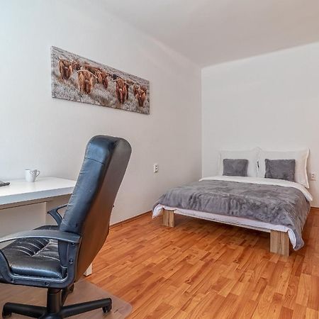 Cosy Flat Close To Central บราติสลาวา ภายนอก รูปภาพ